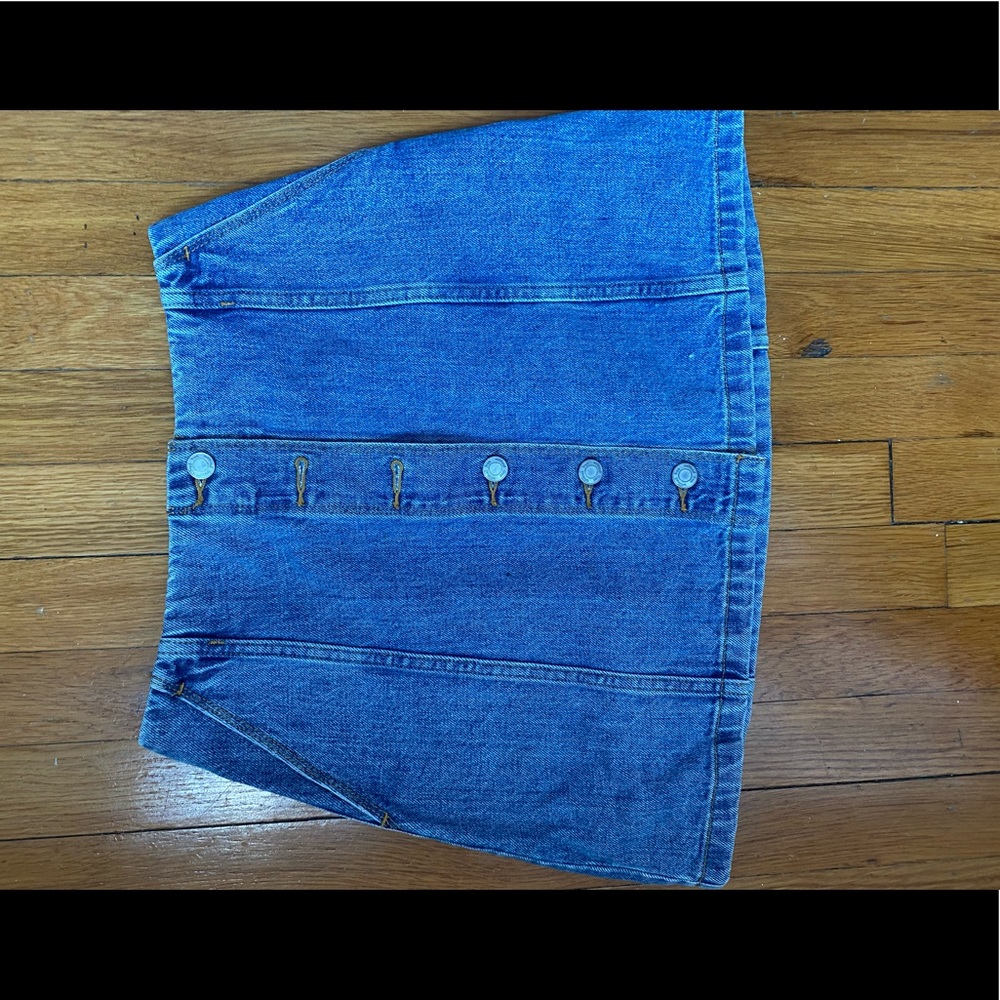 Aritzia denim mini skirt! Button down front.